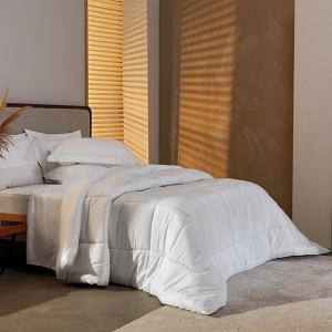 EDREDOM SOLTEIRO TOQUE DE PLUMA ACETINADO (250G/M²) - ALTENBURG